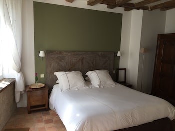 room-image