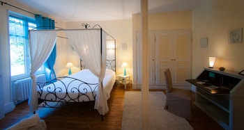 room-image
