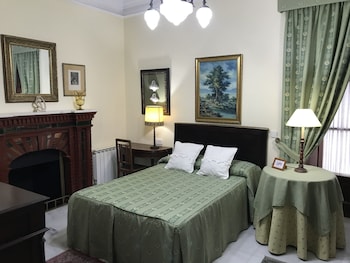 room-image