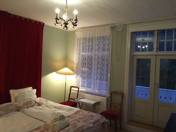 room-image