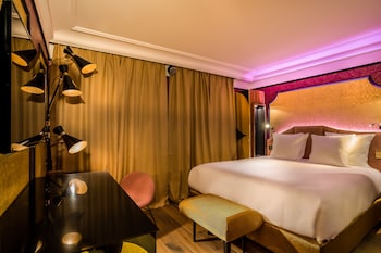 room-image