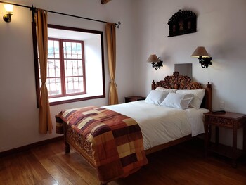 room-image
