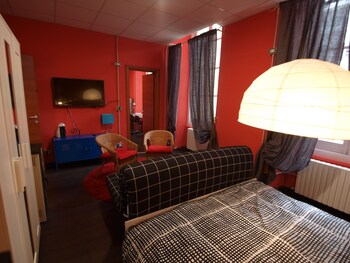 room-image
