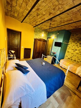 room-image