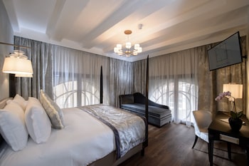 room-image