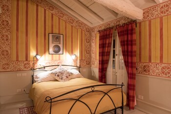 room-image