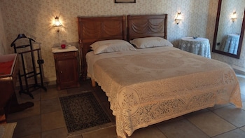 room-image