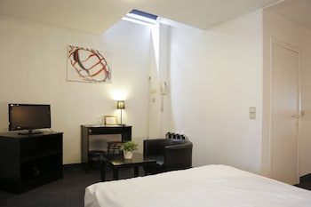 room-image