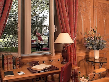 room-image