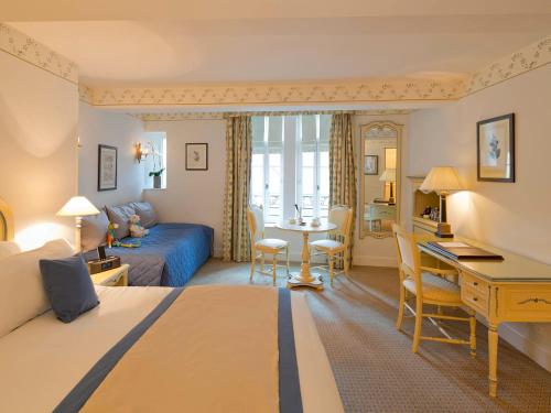 room-image