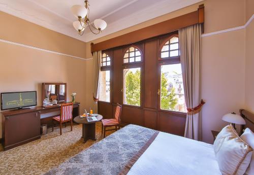 room-image