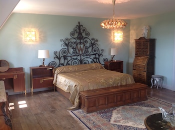 room-image