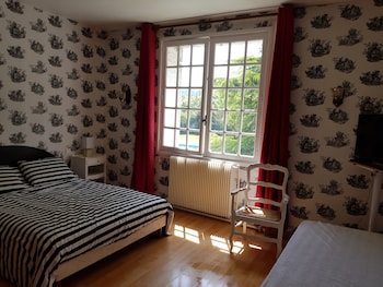 room-image