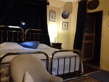 room-image