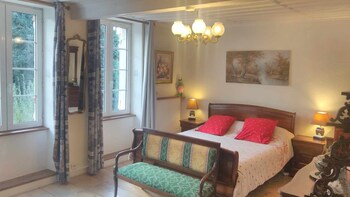 room-image