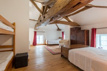 room-image