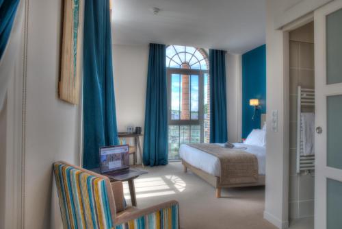 room-image