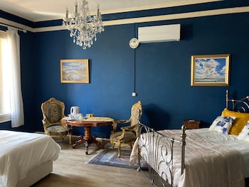 room-image