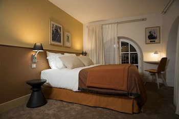 room-image
