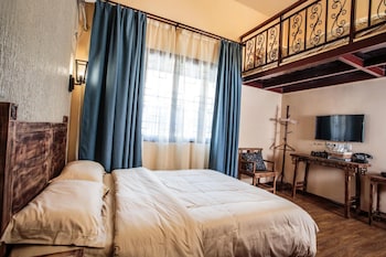 room-image