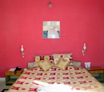 room-image