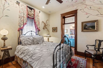 room-image