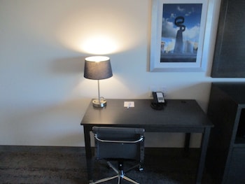 room-image