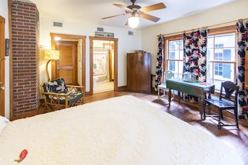 room-image