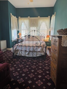 room-image