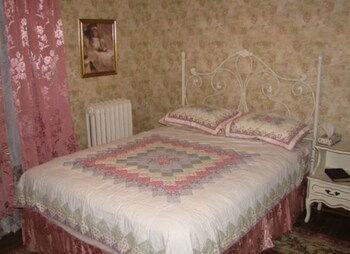 room-image