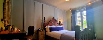 room-image