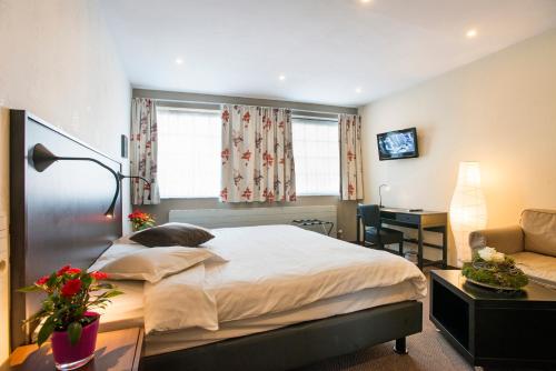 room-image