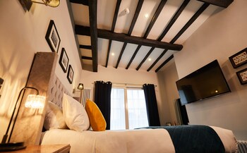 room-image
