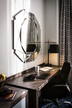 room-image