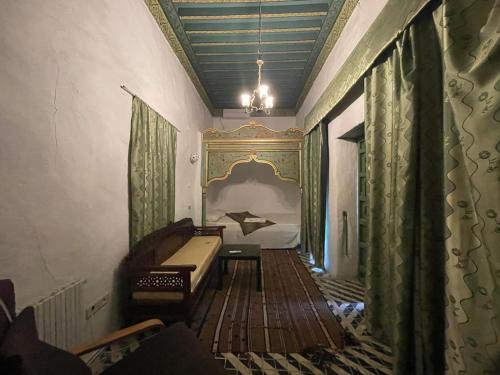 room-image