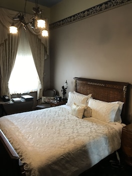 room-image
