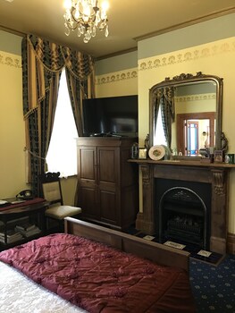 room-image