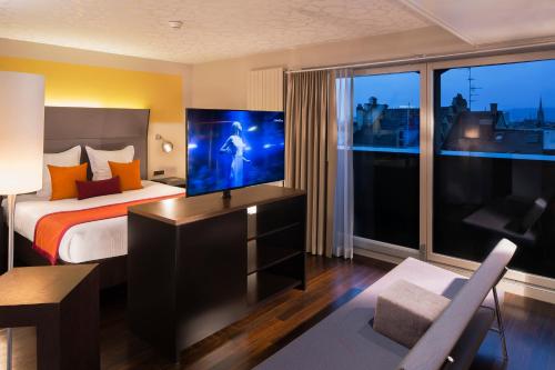 room-image