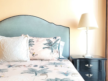 room-image