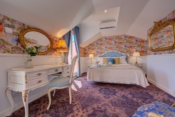 room-image