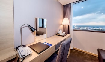 room-image