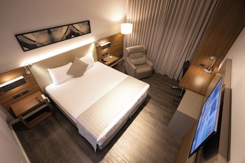 room-image