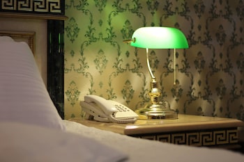 room-image