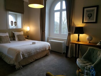 room-image