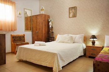 room-image
