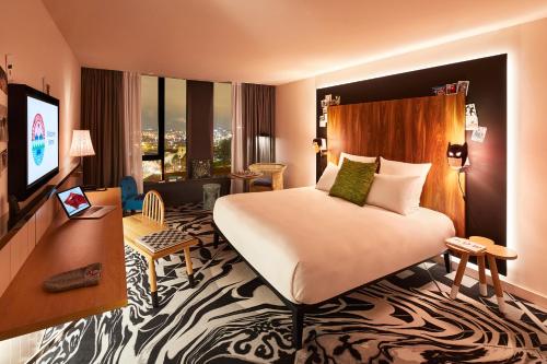room-image