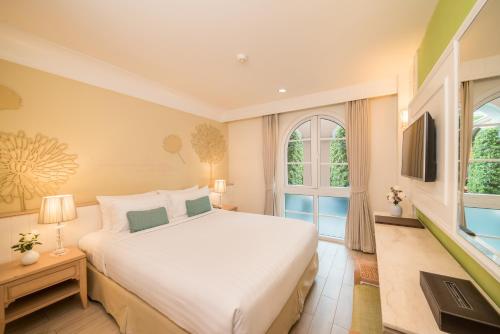 room-image