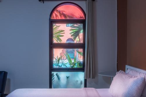 room-image