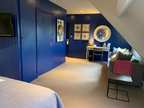 room-image