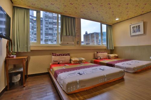 room-image
